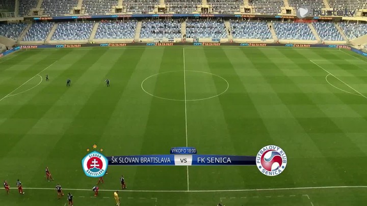 VIDEO: Weiss so Strelcom nechcú sedieť na lavičke